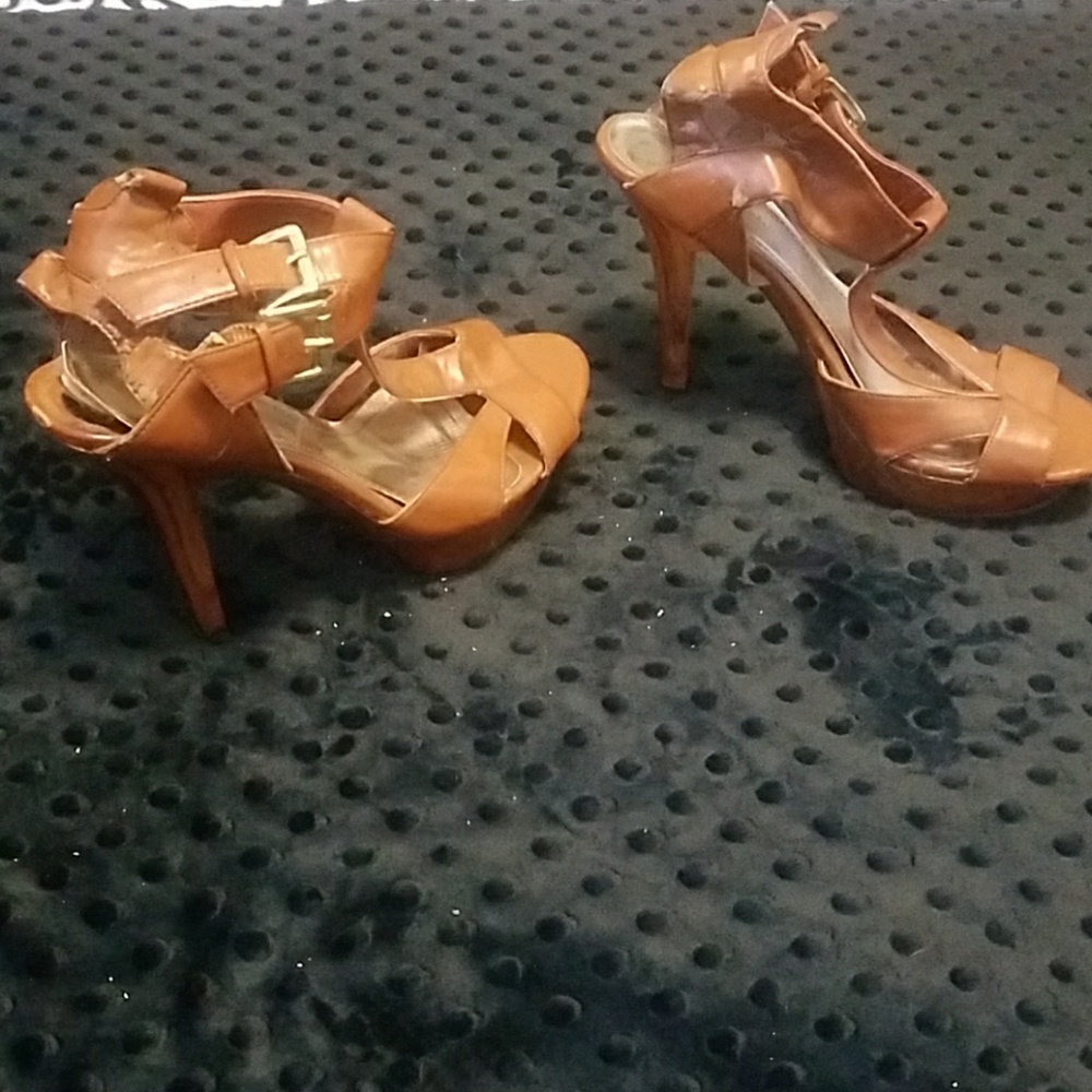 Heels - Picture 2 of 4